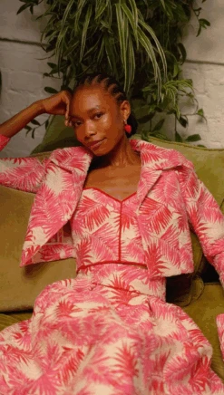 Remy Cropped Jacket Palm Jacquard -Lady Style Wear Screenshot 2024 10 20 at 01.45.18