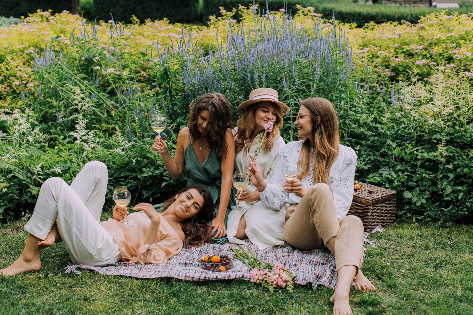 Lady Style Wear -Lady Style Wear pexels elly fairytale 4834173